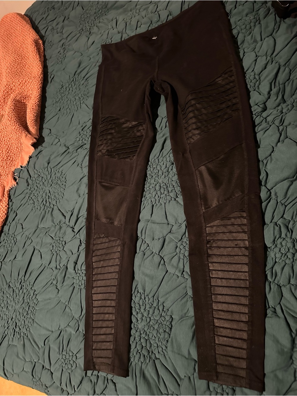 ALO!!! Black Ribbed Moto Leggings